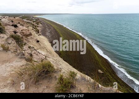 Luftaufnahme eines leeren Strandes auf der Halbinsel Valdes, Argentinien Stockfoto