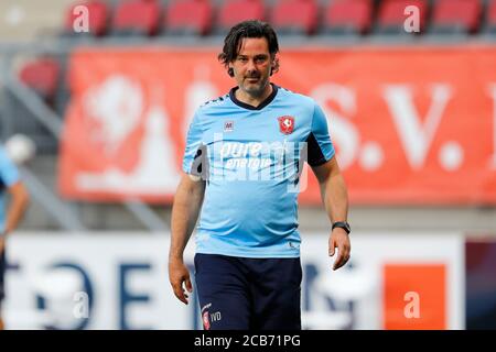 ENSCHEDE, 10-08-2020, Stadion de Grolsch Veste, Fußball, Saison 2020 / 2021, Vorsaison freundlich, FC Twente Trainer Assistent Trainer Ivar van Dinteren während des Spiels FC Twente - Fortuna Sittard. Stockfoto