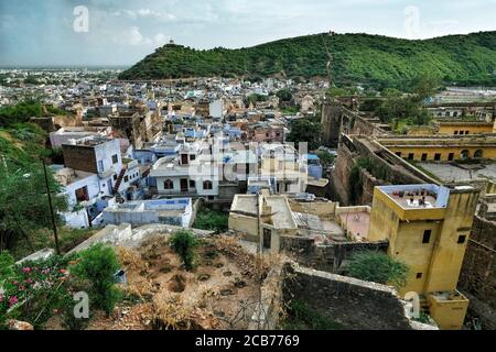 Blick auf den Garh Palast und die Altstadt von Bundi. Rajasthan, Indien. Stockfoto