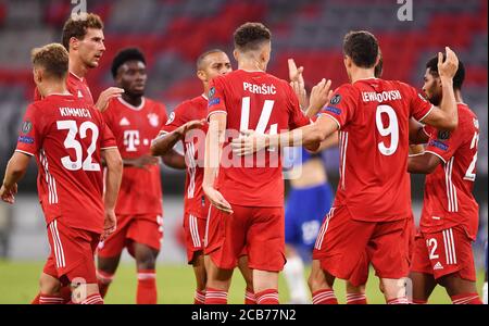 firo Fußball: 08.08.2020 FC Bayern München, München - FC Chelsea 1/8 Rückspiel UEFA Champions League 2: 0 Tor, Jubel, links nach rechts Joshua Kimmich, Leon Goretzka, Alphonso Davies, Thiago Alcantara, goalschuetze Ivan Perisic, Robert Lewandowski , Serge Gnabry (Bayern Preiss / Witters / Pool / via / firoportphoto) Stockfoto