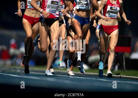 Braunschweig, Deutschland. August 2020. Feature, Beine der Athleten, Gruppe, Lauf, Aktion, Rennen, Halbfinale 800m Frauen, am 08.08.2020 Deutsche Leichtathletik-Meisterschaften 2020, ab 08.08. - 09.08.2020 in Braunschweig/Deutschland. Â Nutzung weltweit Credit: dpa/Alamy Live News Stockfoto