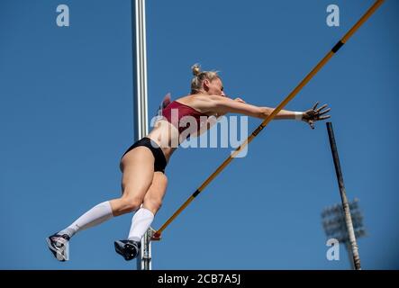 Braunschweig, Deutschland. August 2020. Lisa RYZIH (ABC Ludwigshafen), Action-Stabhochsprung der Frauen, am 08.08.2020 Deutsche Leichtathletik-Meisterschaften 2020, ab 08.08. - 09.08.2020 in Braunschweig/Deutschland. Â Nutzung weltweit Credit: dpa/Alamy Live News Stockfoto