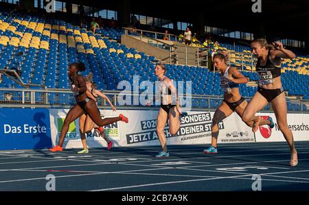 Ziel, von links nach rechts Gewinnerin Lisa Marie KWAYIE (Neuköllner SF/1. Platz), Lisa Nippgen (MTG Mannheim/3. Platz), Amelie-Sophie LEDERER (LG TELIS FINANZ Regensburg/5. Platz), Rebekka HAASE (Sprintteam Wetzlar/2. Platz), Action, Damen-100m-Finale, am 08.08.2020 Deutsche Leichtathletik-Meisterschaften 2020, ab 08.08. - 09.08.2020 in Braunschweig/Deutschland. Â Verwendung weltweit Stockfoto