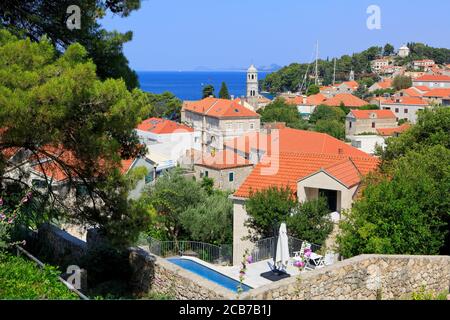 Panoramablick über das malerische Dorf Cavtat (Gespanschaft Dubrovnik-Neretva), Kroatien Stockfoto