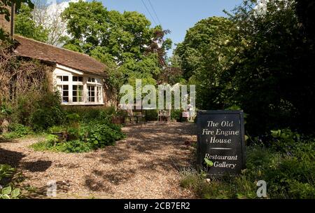 Das Restaurant und die Galerie des Old Fire Engine House in der Domstadt Ely, Cambridgeshire, England. Stockfoto