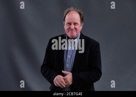 Der britische Radio- und Nachrichtenmoderator James Naughtie nimmt an einer Fotoschau Teil Während des jährlichen Edinburgh International Book Festival 2018 Stockfoto