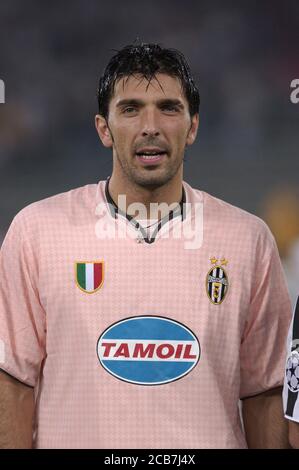 Turin Italien, 17. September 2003, 'Delle Alpi' Stadion, UEFA Champions League 2003/2004, FC Juventus- SK Galatasaray: Gianluigi Buffon vor dem Spiel Stockfoto