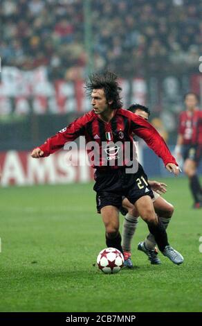 Mailand Italien, 20. Oktober 2004, 'SAN SIRO' Stadion, UEFA Champions League 2004/2005 , AC Mailand - FC Barcelona : Andrea Pirlo in Aktion während des Spiels Stockfoto