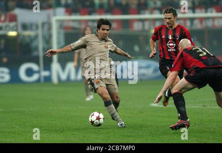 Mailand Italien, 20. Oktober 2004, 'SAN SIRO' Stadion, UEFA Champions League 2004/2005 , AC Mailand - FC Barcelona : Deco in Aktion während des Spiels Stockfoto