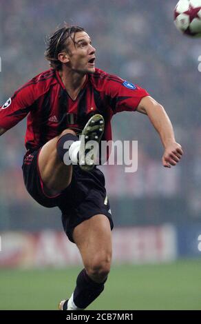 Mailand Italien, 20. Oktober 2004, 'SAN SIRO' Stadion, UEFA Champions League 2004/2005 , AC Mailand - FC Barcelona: Andriy Shevchenko in Aktion während des Spiels Stockfoto