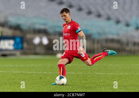 Sydney, Australien. August 2020. Adelaide United Verteidiger Michael Jakobsen (22) räumt den Ball beim Hyundai A League Spiel zwischen Melbourne City und Adelaide United am 11. August 2020 im ANZ Stadium, Sydney, Australien. Foto von Peter Dovgan. Nur redaktionelle Verwendung, Lizenz für kommerzielle Nutzung erforderlich. Keine Verwendung bei Wetten, Spielen oder Veröffentlichungen einzelner Vereine/Vereine/Spieler. Kredit: UK Sports Pics Ltd/Alamy Live Nachrichten Stockfoto