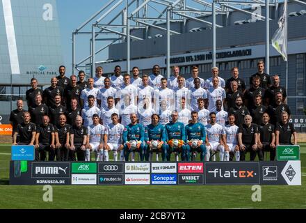 Fußball, Bundesliga, 2020/2021, Borussia Mönchengladbach, Borussia-Park, Team, row1f.a. f.l. Fitnesstrainer Alexander Mouhcine, Fitnesstrainer Jonas Rath, Andreas Poulsen, Denis Zakaria, Ramy Bennebaini, Marcus Thuram, Christoph Kramer, Florian Neuhaus, Louis Jordan Beyer, Fitnesstrainer Patrick Eibenberger, Fitnesstrainer Markus Mueller, Krow2f, F. L. Co-Trainer Alexander Zickler, Oscar Wendt, Alassane Plädoyer, Matthias Ginter, Nico Elvedi, Laszlo Benes, Torben Muesel, Mamadou Doucour, Michael lang, Co-Trainer Frank Geideck, Stockfoto