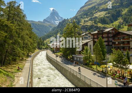 Zermatt, Schweiz - 19. Juli 2020: Die Stadt Zermatt an den Schweizer alpen Stockfoto