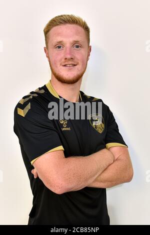 OLDHAM, ENGLAND - 11. August 2020. Davis Keillor-Dunn, nachdem er im Boundary Park angekommen war, um Oldham Athletic bei einem einjährigen Deal beizutreten. (Kredit: Eddie Garvey, Mi News) Kredit: MI Nachrichten & Sport /Alamy Live Nachrichten Stockfoto