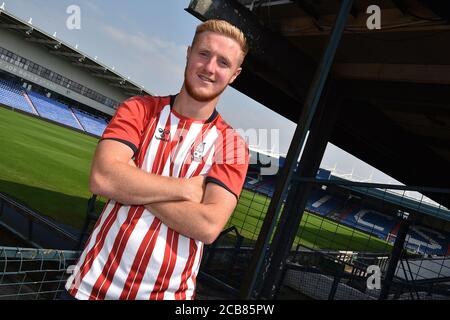 OLDHAM, ENGLAND - 11. August 2020. Davis Keillor-Dunn, nachdem er im Boundary Park angekommen war, um Oldham Athletic bei einem einjährigen Deal beizutreten. (Kredit: Eddie Garvey, Mi News) Kredit: MI Nachrichten & Sport /Alamy Live Nachrichten Stockfoto