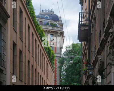 Verschiedene Architekturstile im Zentrum von Mailand, Italien Stockfoto