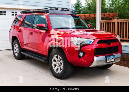 Red 2014 Toyota 4Runner Trail Premium, Central Colorado, USA Stockfoto