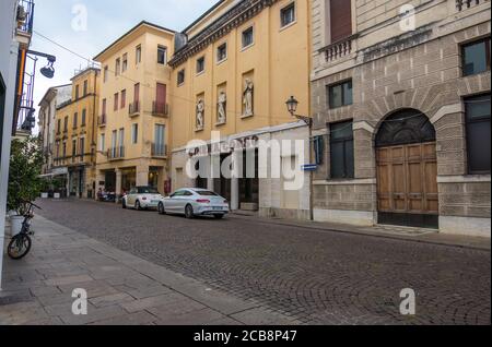 Vicenza, Italien - 12. August 2019: Das Kino Corso im historischen Zentrum von Vicenza, Region Venetien, Italien Stockfoto