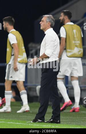 Gelsenkirchen, Deutschland. August 2020. Fußball, Europa League, Achtelfinale, Viertelfinale: Schachtjor Donezk - FC Basel in der Verltins Arena. Basel-Trainer Marcel Koller ist am Rande. Quelle: Bernd Thissen/dpa/Alamy Live News Stockfoto