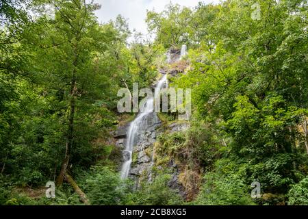 Lange Exposition des großen Wasserfalls bei Canontiegn fällt in Devon Stockfoto