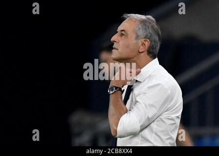 Gelsenkirchen, Deutschland. August 2020. Fußball, Europa League, Achtelfinale, Viertelfinale: Schachtjor Donezk - FC Basel in der Verltins Arena. Basel-Trainer Marcel Koller reagiert. Quelle: Bernd Thissen/dpa/Alamy Live News Stockfoto