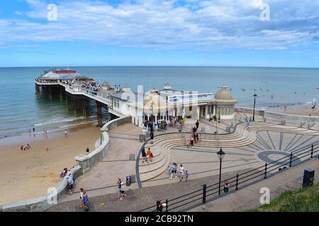 Cromer Stadt Pier ist Grad 2 gelistet Norfolk Küste Struktur nördlich der englischen Stadt Norwich Es ist die Heimat von Eine Rettungsbootstation und das Pavilion Theatre Stockfoto