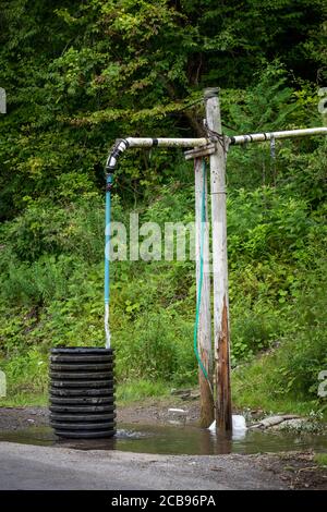 Herkimer County, New York: Kontinuierliche Versorgung mit Trinkwasser für die öffentliche Nutzung. Kommt aus einer unterirdischen Quelle. Stockfoto