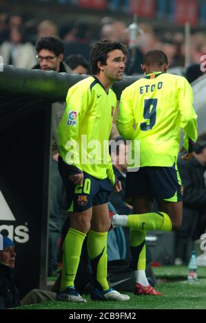 Mailand Italien, 16. März 2006, Sansiro-Stadion, Notte di Stelle Demetrio Albertinis Fußball-Abschiedsspiel, AC Mailand - FC Barcelona: Deco und Samuel Eto'o während des Spiels Stockfoto