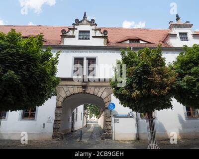 Zittau, Sachsen, Deutschland, 11. Juli 2019: Palast in der historischen Altstadt von Zittau Sommer sonniger Tag, blauer Himmel im Hintergrund Stockfoto