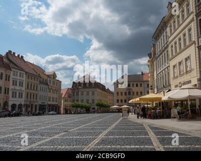 Zittau, Sachsen, Deutschland, 11. Juli 2019: Alter Marktplatz von Zittau. Historische Altstadt Sommer Sonnentag, blauer Himmel Stockfoto