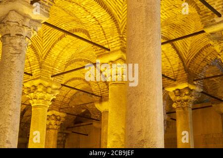 Innenraum der Basilika Zisterne oder versunkene Zisterne. Sultanahmet. Istanbul. Türkei. Stockfoto