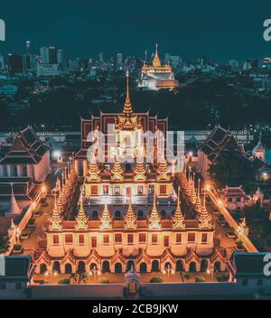 Luftaufnahme des Loha Prasat-Tempels in der Altstadt von Bangkok In Thailand Stockfoto