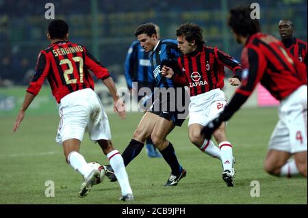 Mailand Italien, 11. Dezember 2005, 'G.MEAZZA SAN SIRO' Stadion,Campionato di Calcio Seria A 2005/2006, FC Inter - AC Mailand : Javier Zanetti in Aktion während des Spiels Stockfoto