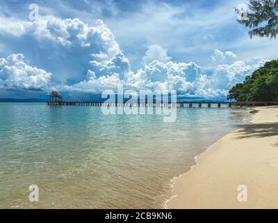 Blick auf das Paradies Santhiya Resort in Koh Yao Yai, Insel im Andamanensee zwischen Krabi und Phuket Thailand Stockfoto