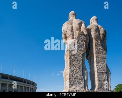 Skulpturen aus der NS-Zeit die Diskus-Werfer von Karl Albiker AT Olympiastadion Berlin Stockfoto