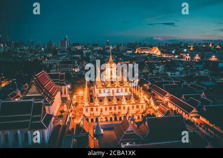 Luftaufnahme des Loha Prasat-Tempels in der Altstadt von Bangkok In Thailand Stockfoto