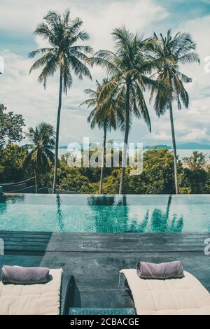 Traumvilla Blick auf Koh Yao Yai, Insel im Andamanensee zwischen Krabi und Phuket Thailand Stockfoto