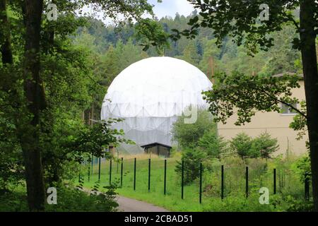 Ehemalige nato f20 Satelliten-Bodenstation satcom in pleisweiler-oberhofen bei Bad bergzabern in der pfalz Stockfoto