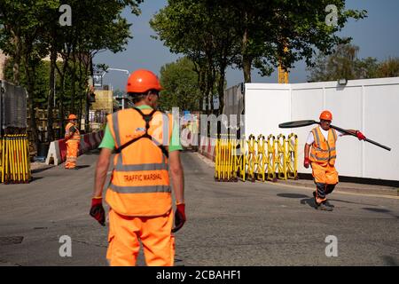 Laufende Bauarbeiten am geplanten Ort des Athleten heute Morgen. Die Organisatoren der Commonwealth Games 2022 in Birmingham planen nicht mehr, ein Dorf für Athleten auf einem einzigen Platz zu nutzen. Die Unterkunft sollte im Stadtteil Perry Barr gebaut werden, aber die Coronavirus-Pandemie hat das Denken verändert, und drei Standorte werden nun alternativ genutzt. Stockfoto