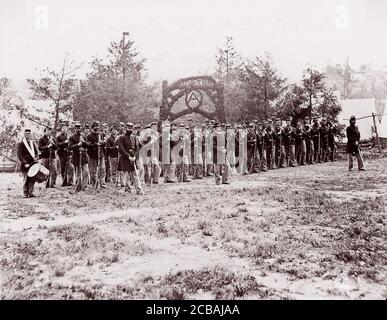 Co. A, 30th Pennsylvania Infantry, Camp Mott Hooton, 1861-65. Früher Mathew B. Brady zugeschrieben. Stockfoto