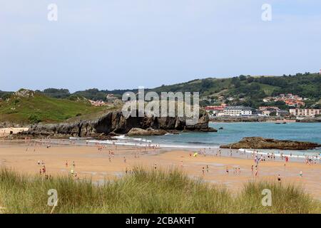 RIS Strand, in Noja (Cantabria, Spanien) Stockfoto