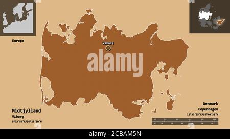 Form von Midtjylland, Region von Dänemark, und seine Hauptstadt. Entfernungsskala, Vorschauen und Beschriftungen. Komposition von gemusterten Texturen. 3D-Rendering Stockfoto