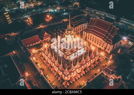 Luftaufnahme des Loha Prasat-Tempels in der Altstadt von Bangkok In Thailand Stockfoto