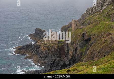 Crowns Engine Houses, Botallack Tin Mine, Botallack, Cornwall, Großbritannien Stockfoto