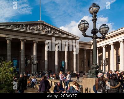 London, Großbritannien, 10. Oktober 2009 : das British Museum, das ein beliebtes Reiseziel Touristenattraktion Wahrzeichen der Stadt Stock Foto ist Stockfoto