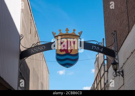 Terneuzen, Niederlande, 12. Juli 2020, das ursprüngliche Wappen Stockfoto