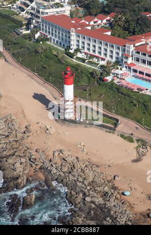 Durban, Kwa-Zulu Natal / Südafrika - 08/03/2020: Luftaufnahme von Umhlanga Strand und Leuchtturm Stockfoto