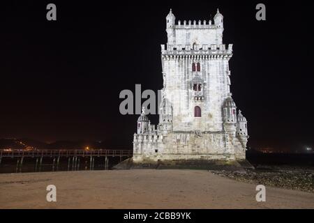 Turm von St. Vincent bei Nacht in Belem, Lissabon, Portugal. Stockfoto