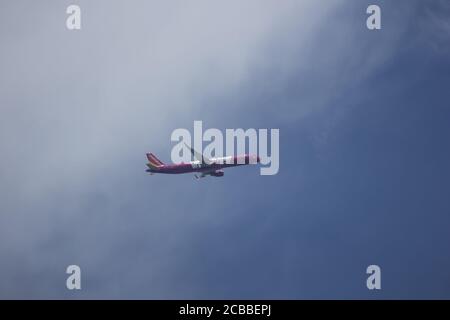 Chiangmai, Thailand - Juli 29 2020: HS-VKM A321-200 der thailändischen Vietjet Fluggesellschaft. Fahren Sie vom internationalen Flughafen Chiang Mai zum Flughafen Bangkok. Stockfoto