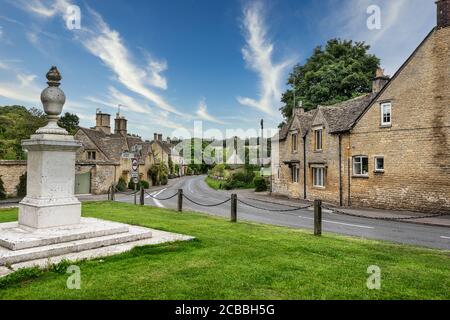 Das Cotswold Dorf Lower Swwell Stockfoto
